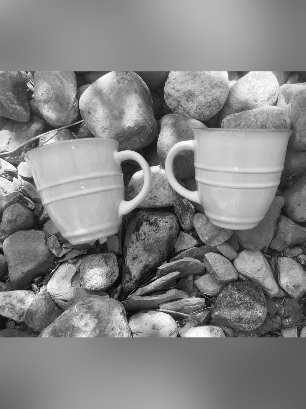 VTG Oversized barrel mugs handcrafted Pottery Coffee Mugs - Set of 2 - Picture 3 of 6
